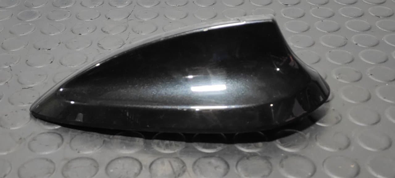 Recambio de BASE DE ANTENA para BMW SERIE 3 LIM. (F30) 318d Advantage B47D20A referencia OEM IAM D9607401 - NEGRO