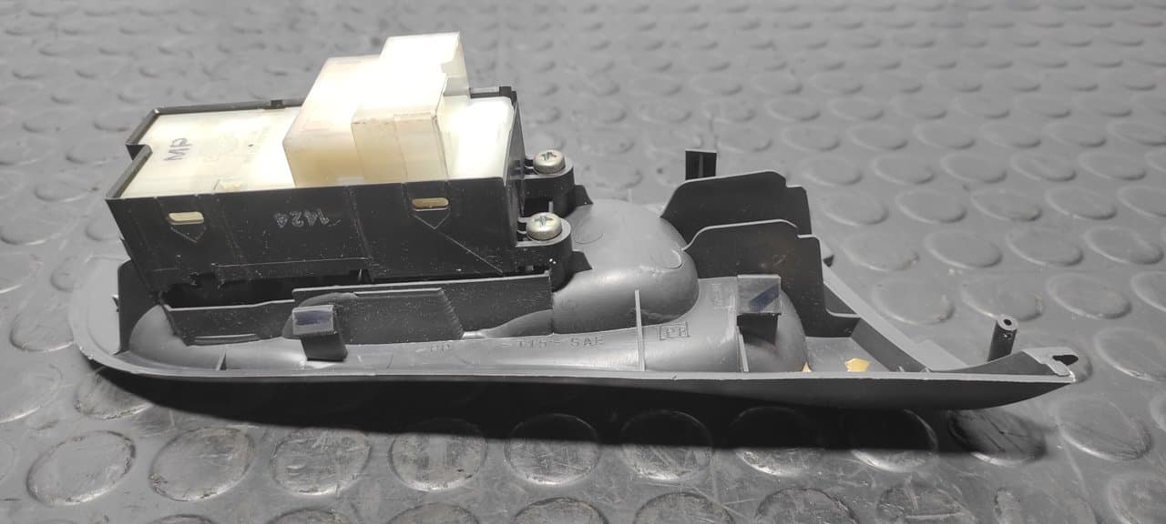 Recambio de MANDO ELEVALUNAS DELANTERO DERECHO para NISSAN ALMERA (N16/E) Acenta QG15DE referencia OEM IAM 80961BM500 - GRIS 6