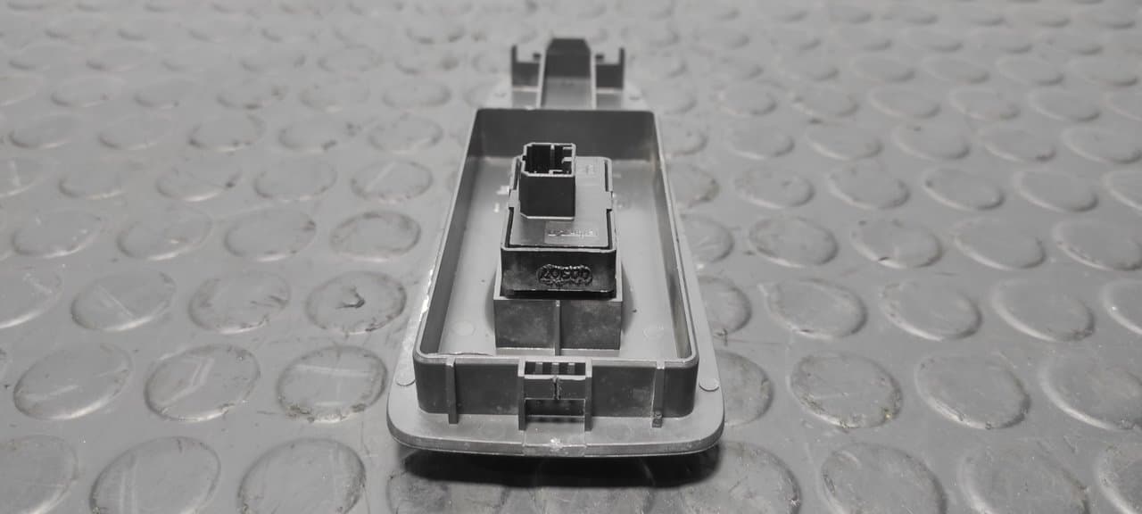 Recambio de MANDO ELEVALUNAS DELANTERO DERECHO para FIAT DUCATO MAXI CAJA ABIERTA (09.2006 =>) 2.3 JTD CAT F1AE0481D referencia OEM IAM B569 - BLANCO 6