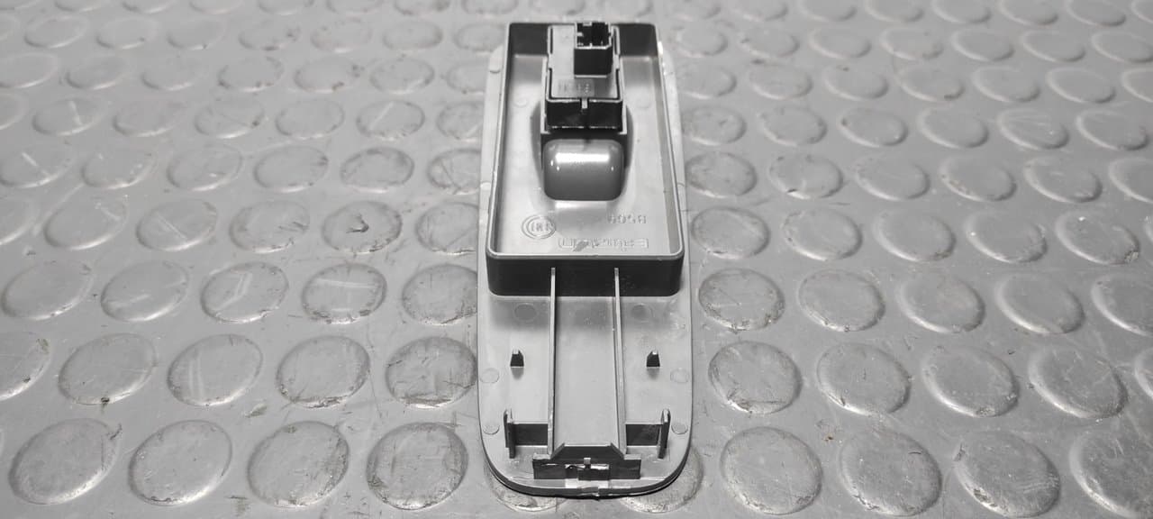 Recambio de MANDO ELEVALUNAS DELANTERO DERECHO para FIAT DUCATO MAXI CAJA ABIERTA (09.2006 =>) 2.3 JTD CAT F1AE0481D referencia OEM IAM B569 - BLANCO 7