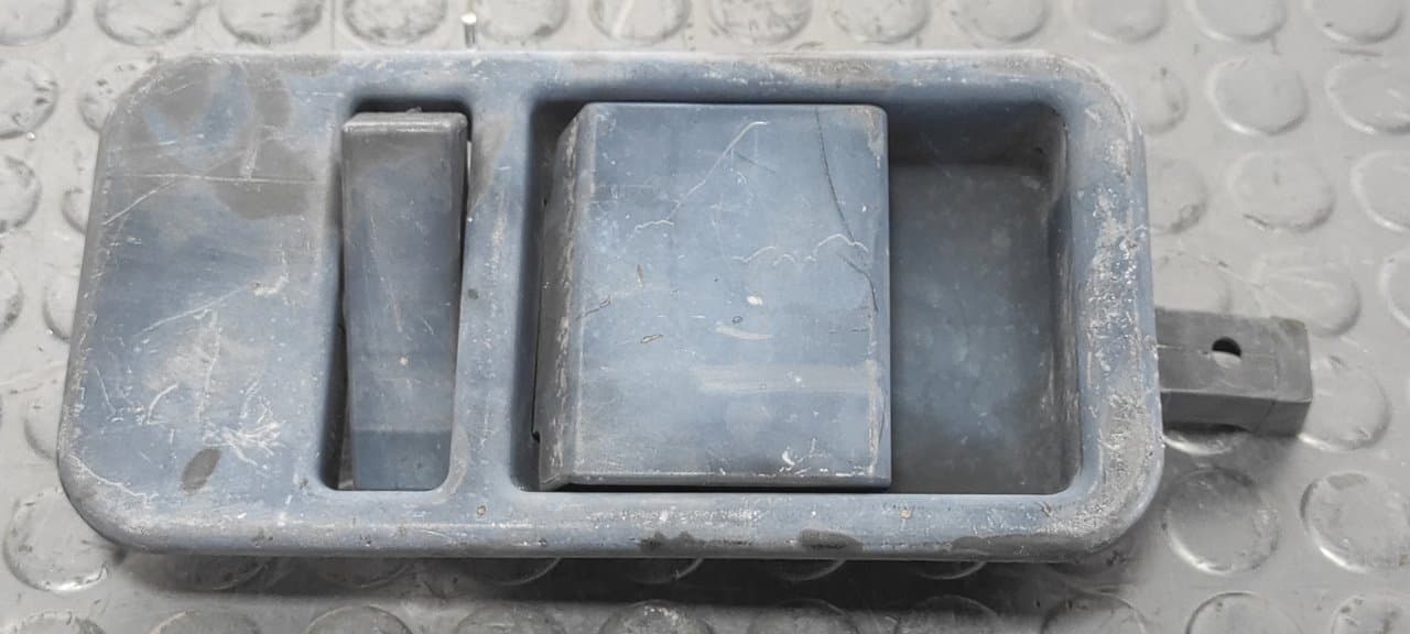 Recambio de MANETA INTERIOR TRASERA DERECHA para IVECO DAILY CAJA CERRADA (2006 =>) referencia OEM IAM 14525