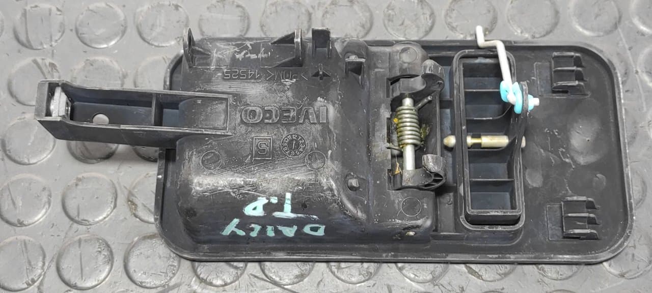 Recambio de MANETA INTERIOR TRASERA DERECHA para IVECO DAILY CAJA CERRADA (2006 =>) referencia OEM IAM 14525 2
