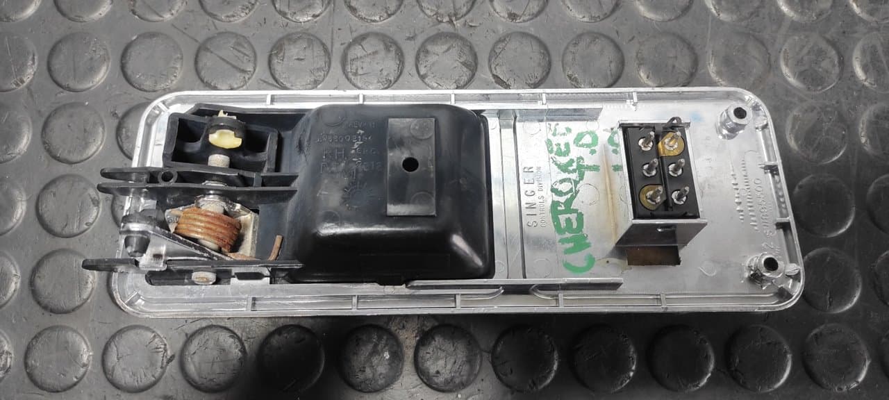 Recambio de MANETA INTERIOR TRASERA DERECHA para CHRYSLER JEEP CHEROKEE (XJ) referencia OEM IAM SW895500 6
