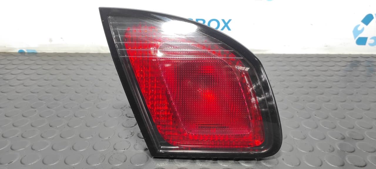 Recambio de PILOTO PORTON IZQUIERDO para NISSAN PRIMERA BERLINA (P11) 2.0 Navigation CD20 - AZUL