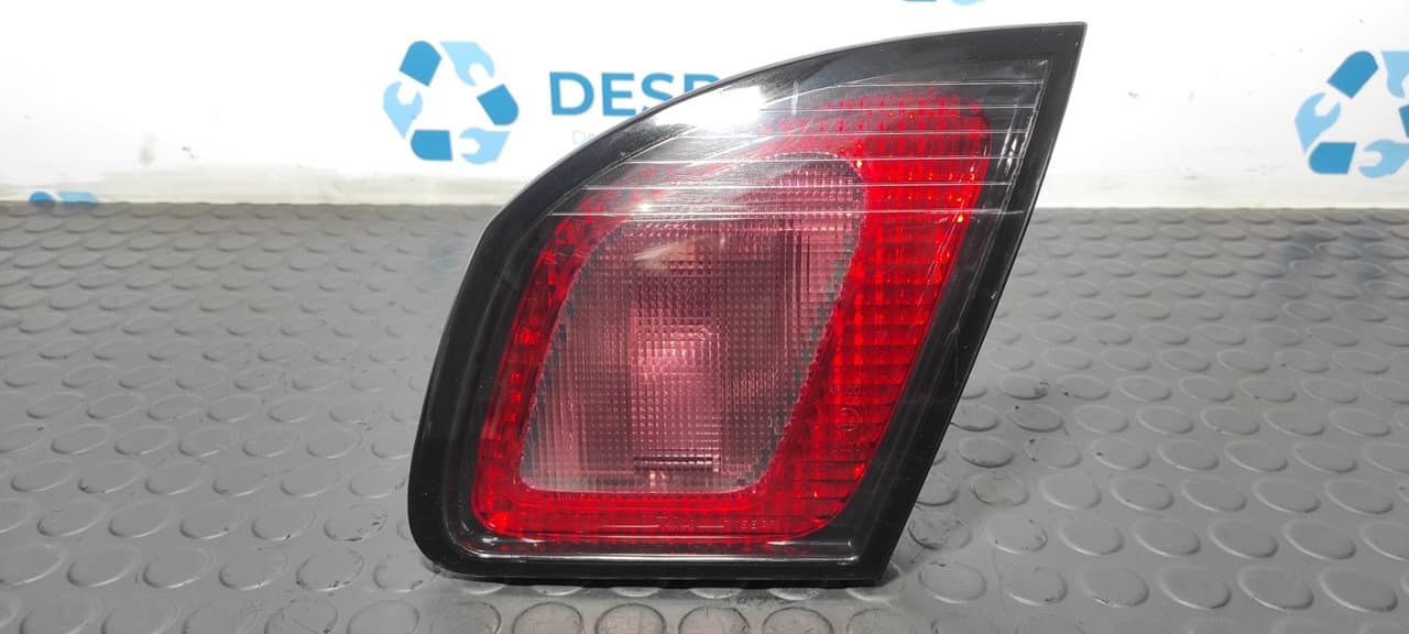 Recambio de PILOTO PORTON DERECHO para NISSAN PRIMERA BERLINA (P11) 2.0 Navigation CD20 - AZUL