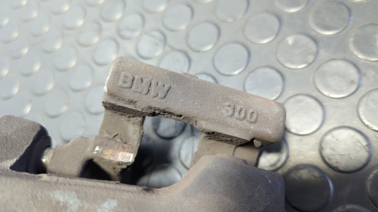 Recambio de PINZA DE FRENO DELANTERA DERECHA para BMW SERIE 3 LIM. (F30) B47D20A referencia OEM IAM W09091 - NEGRO 5