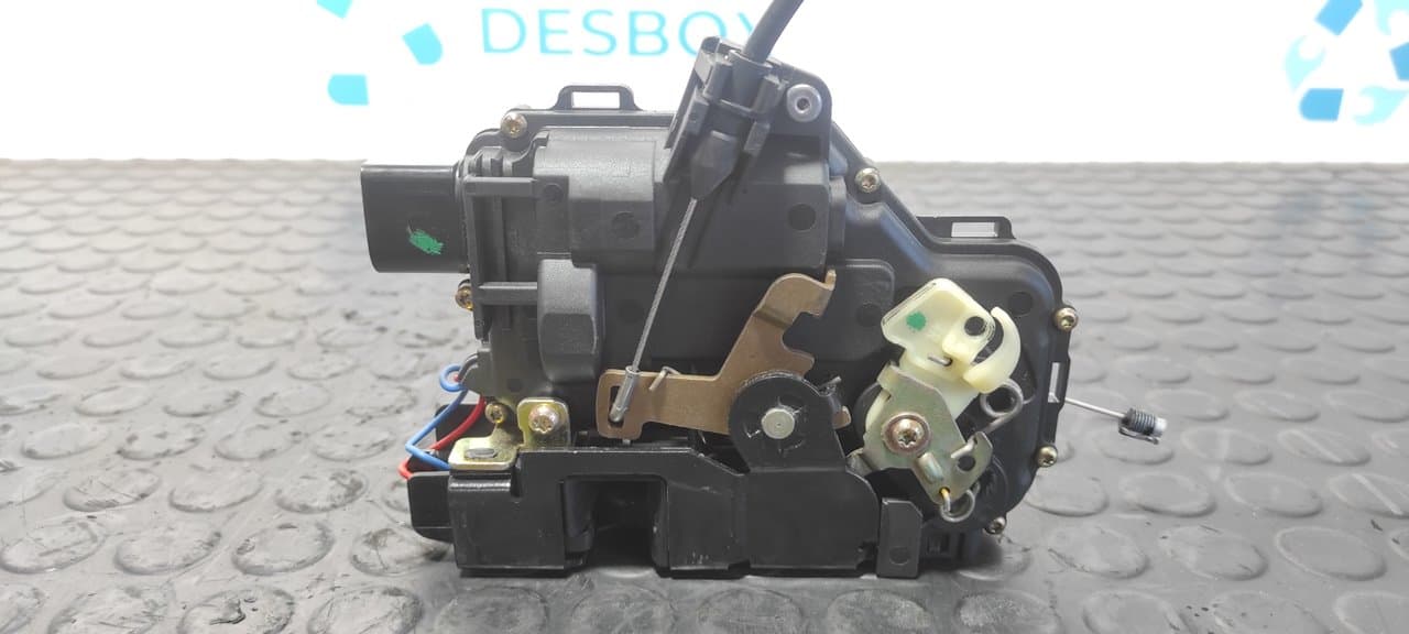 Recambio de CERRADURA PUERTA DELANTERA DERECHA para VOLKSWAGEN GOLF IV BERLINA (1J1) AKL referencia OEM IAM C3B1937016A - GRIS 5