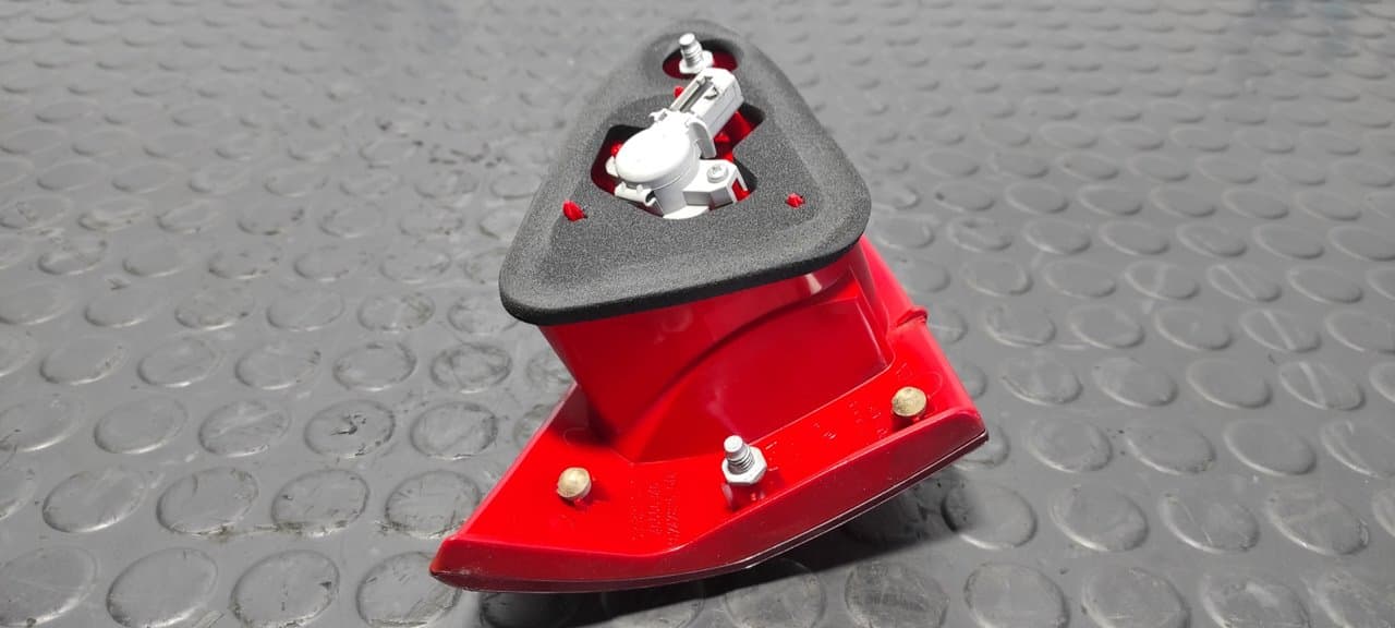Recambio de PILOTO PORTON DERECHO para ALFA ROMEO 147 (190) 1.6 T.Spark ECO Distinctive AR37203 referencia OEM IAM 03321010 - ROJO 3