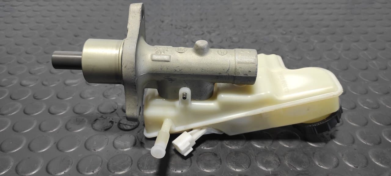 Recambio de BOMBA FRENO para FORD FOCUS BERLINA (CAP) 1.6 16V CAT HWDA referencia OEM IAM 03350891031 - AZUL 6