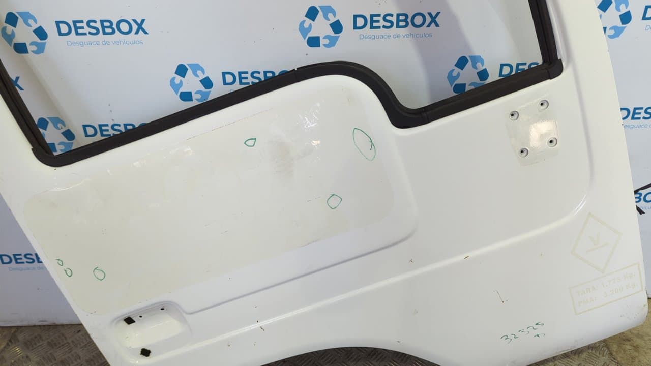 Recambio de PUERTA DELANTERA DERECHA para NISSAN CABSTAR TD7TI - BLANCO 6