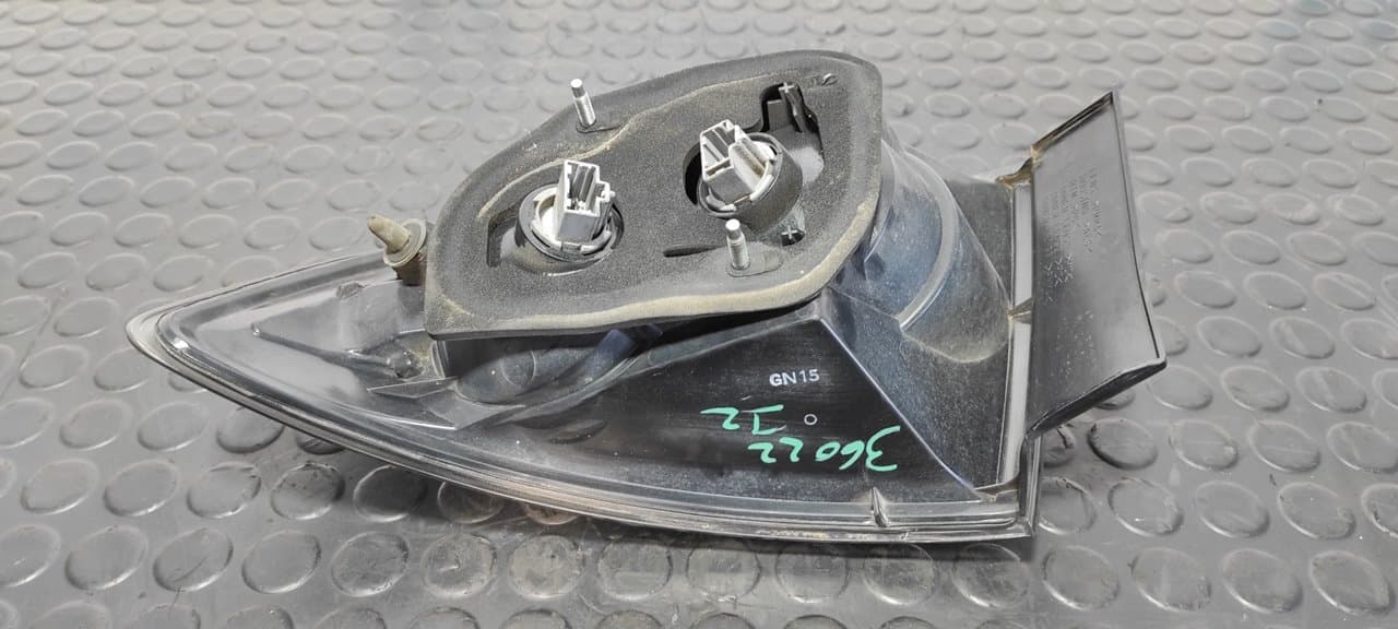 Recambio de PILOTO TRASERO IZQUIERDO para MAZDA 3 BERLINA (BK) 1.6 CD Diesel CAT Y601 referencia OEM IAM P2688 - NEGRO 4
