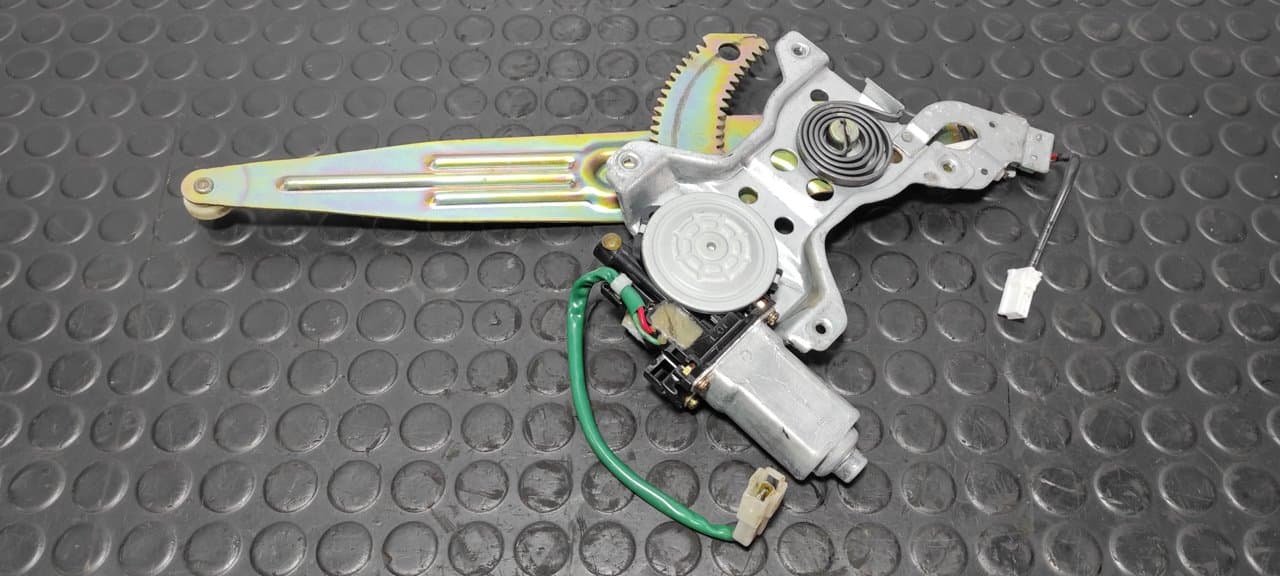 Recambio de ELEVALUNAS TRASERO IZQUIERDO para MITSUBISHI L 200 (K6/7) 4D56 - NEGRO
