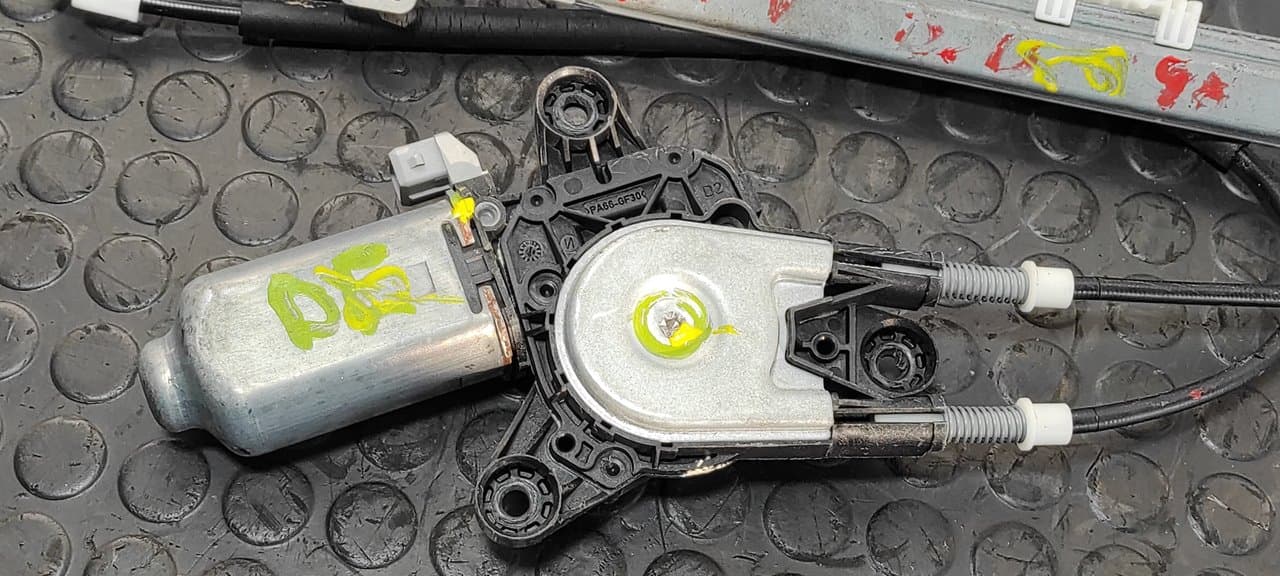 Recambio de ELEVALUNAS DELANTERO DERECHO para FIAT SCUDO (222) 2.0 16V JTD ELX Kombi (7 Sitze) RHW referencia OEM IAM 111386 - BLANCO 2