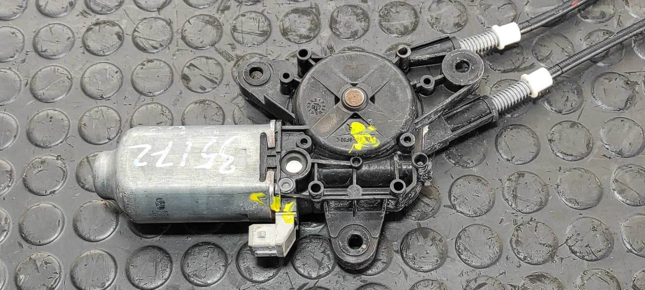 Recambio de ELEVALUNAS DELANTERO DERECHO para FIAT SCUDO (222) 2.0 16V JTD ELX Kombi (7 Sitze) RHW referencia OEM IAM 111386 - BLANCO 6