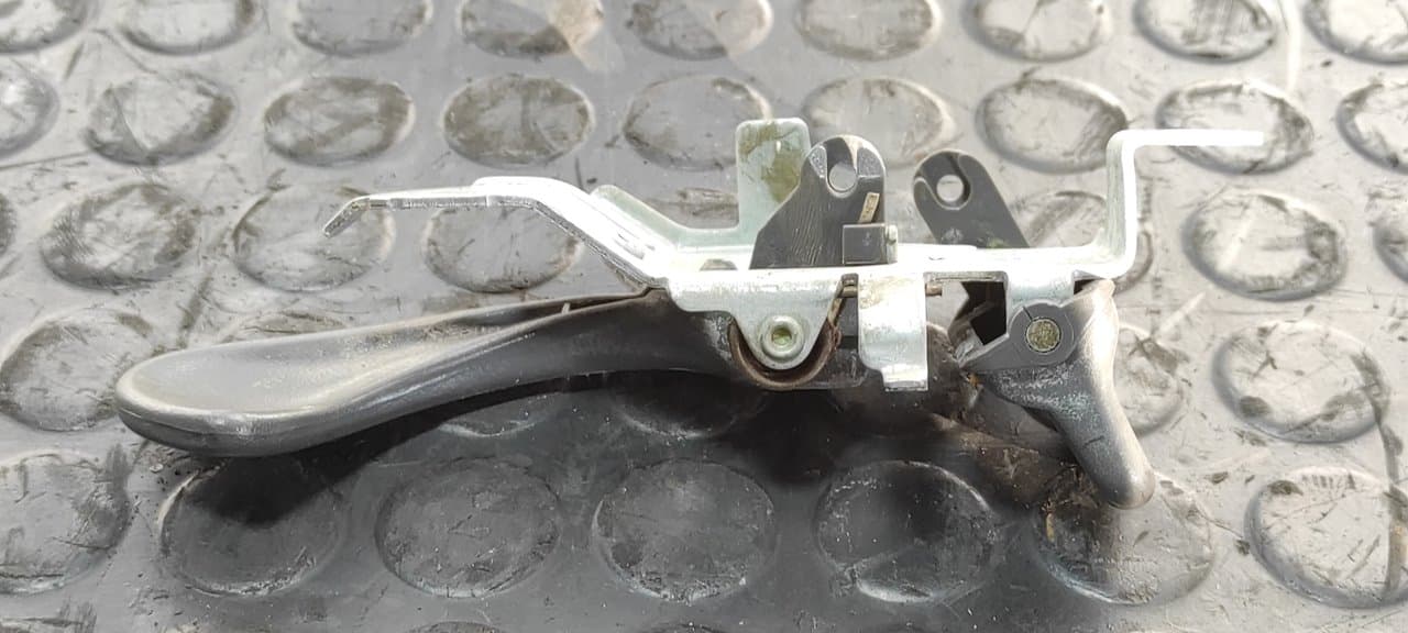 Recambio de MANETA INTERIOR DELANTERA DERECHA para MITSUBISHI L 200 (K6/7) 2500 TD Magnum Sport (4-ptas.) 4D56 - NEGRO 3