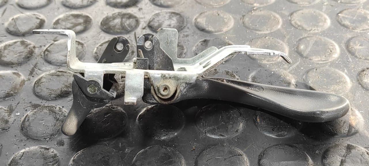 Recambio de MANETA INTERIOR TRASERA IZQUIERDA para MITSUBISHI L 200 (K6/7) 2500 TD Magnum Sport (4-ptas.) 4D56 - NEGRO 2