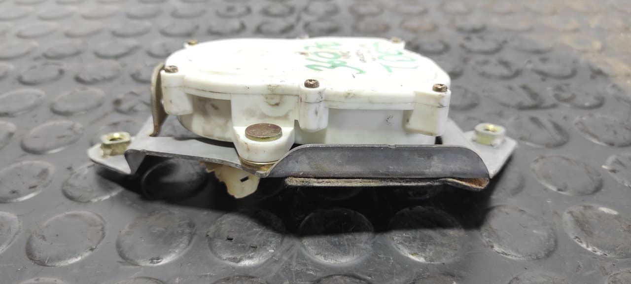 Recambio de MOTOR CIERRE CENTRALIZADO TRASERO DERECHO para MITSUBISHI L 200 (K6/7) 4D56 referencia OEM IAM MR432147 - NEGRO 3