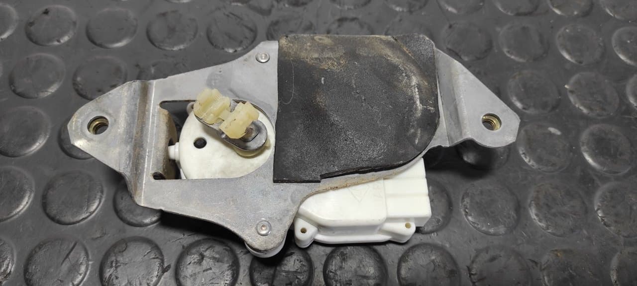 Recambio de MOTOR CIERRE CENTRALIZADO TRASERO DERECHO para MITSUBISHI L 200 (K6/7) 4D56 referencia OEM IAM MR432147 - NEGRO 2