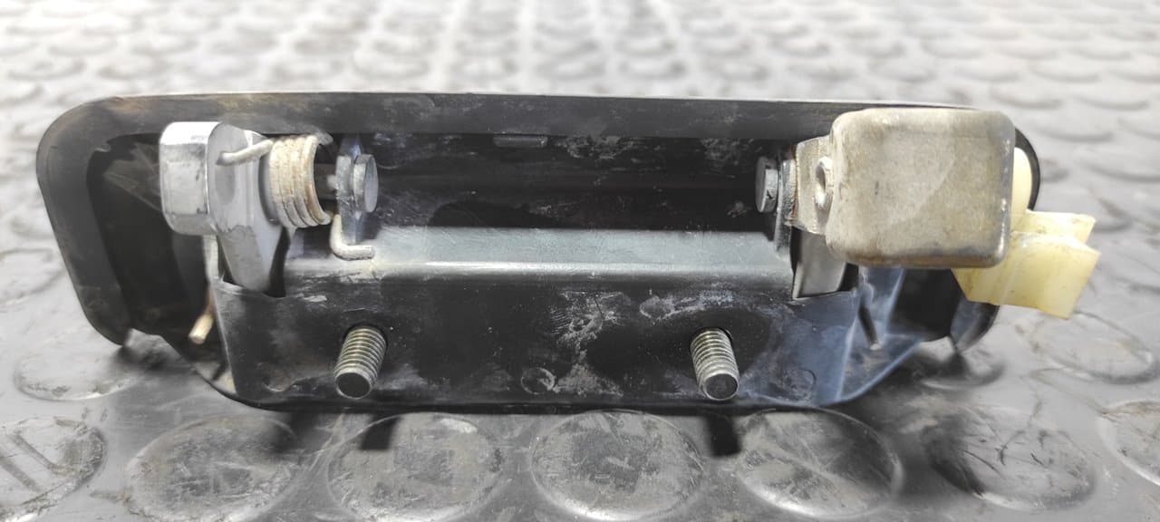 Recambio de MANETA DELANTERA DERECHA para MITSUBISHI L 200 (K6/7) 2500 TD Magnum Sport (4-ptas.) 4D56 referencia OEM IAM 20472 - NEGRO 3