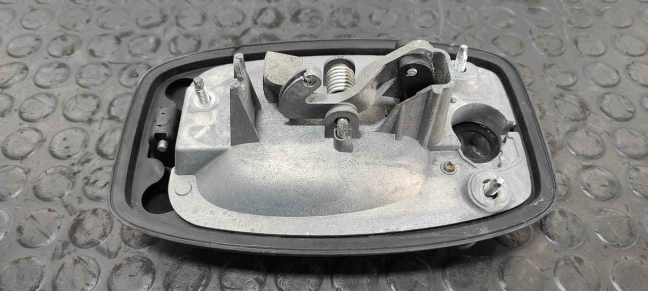 Recambio de MANETA DELANTERA IZQUIERDA para FIAT DUCATO CAJA ABEIRTA 33 (06.2006 =>) 2.3 JTD CAT F1AE0481D referencia OEM IAM 233347 - BLANCO 3