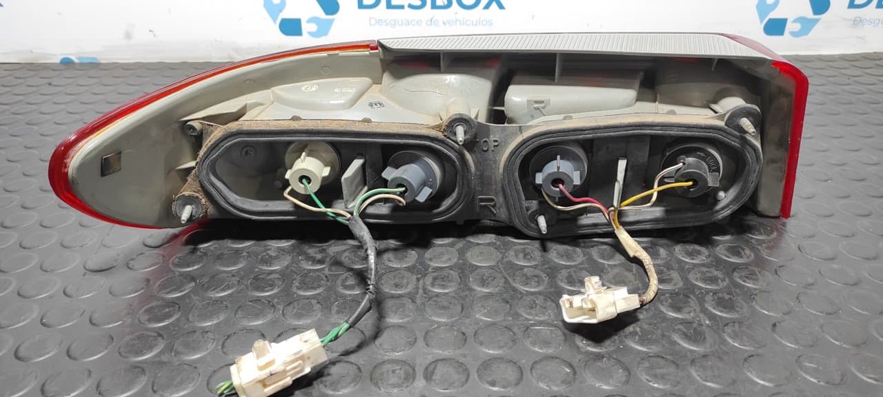 Recambio de PILOTO TRASERO DERECHO para TOYOTA PASEO COUPE (L54) 1.5i 16V 5EFE - VERDE 4