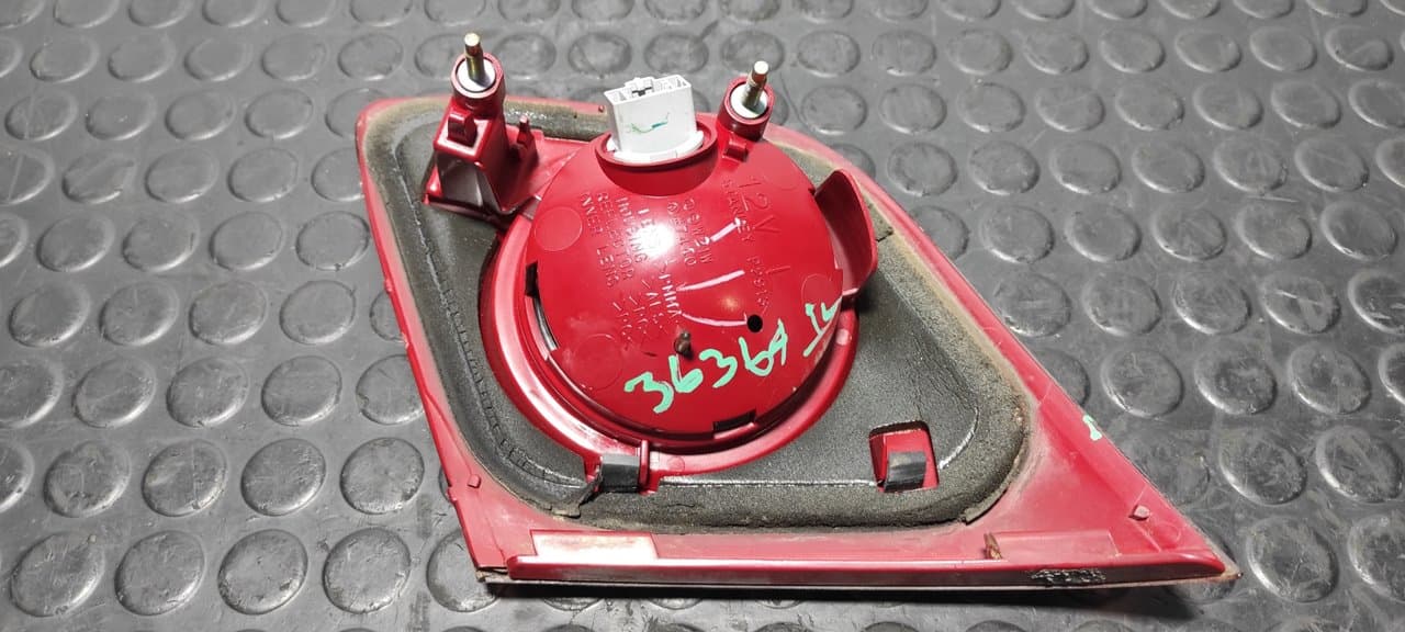 Recambio de PILOTO PORTON IZQUIERDO para MAZDA 3 BERLINA (BK) 1.6 CRDT  Active Y601 referencia OEM IAM P2913L - GRIS 4