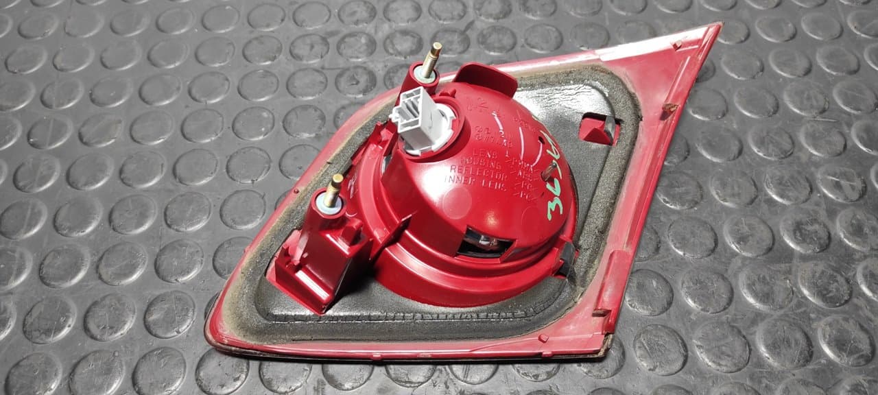 Recambio de PILOTO PORTON IZQUIERDO para MAZDA 3 BERLINA (BK) 1.6 CRDT  Active Y601 referencia OEM IAM P2913L - GRIS 5