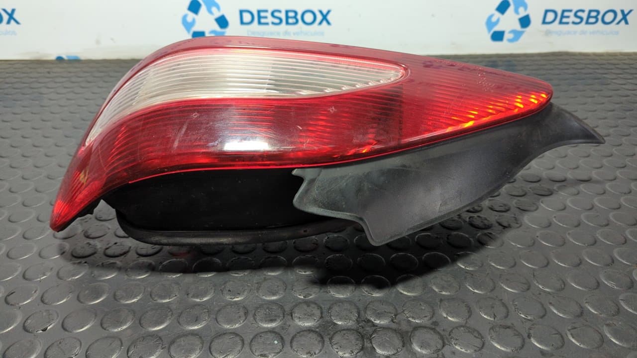 Recambio de PILOTO TRASERO DERECHO para PEUGEOT 406 COUPE (S1/S2) 2,2 HDI ultima edizione Pack 4HXDW12TED4FAP referencia OEM IAM 2289D - BLANCO 2