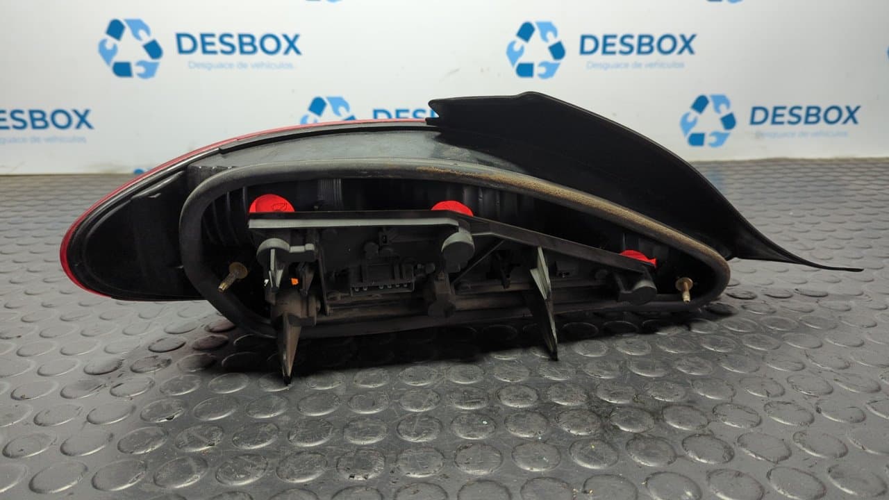 Recambio de PILOTO TRASERO DERECHO para PEUGEOT 406 COUPE (S1/S2) 2,2 HDI ultima edizione Pack 4HXDW12TED4FAP referencia OEM IAM 2289D - BLANCO 5