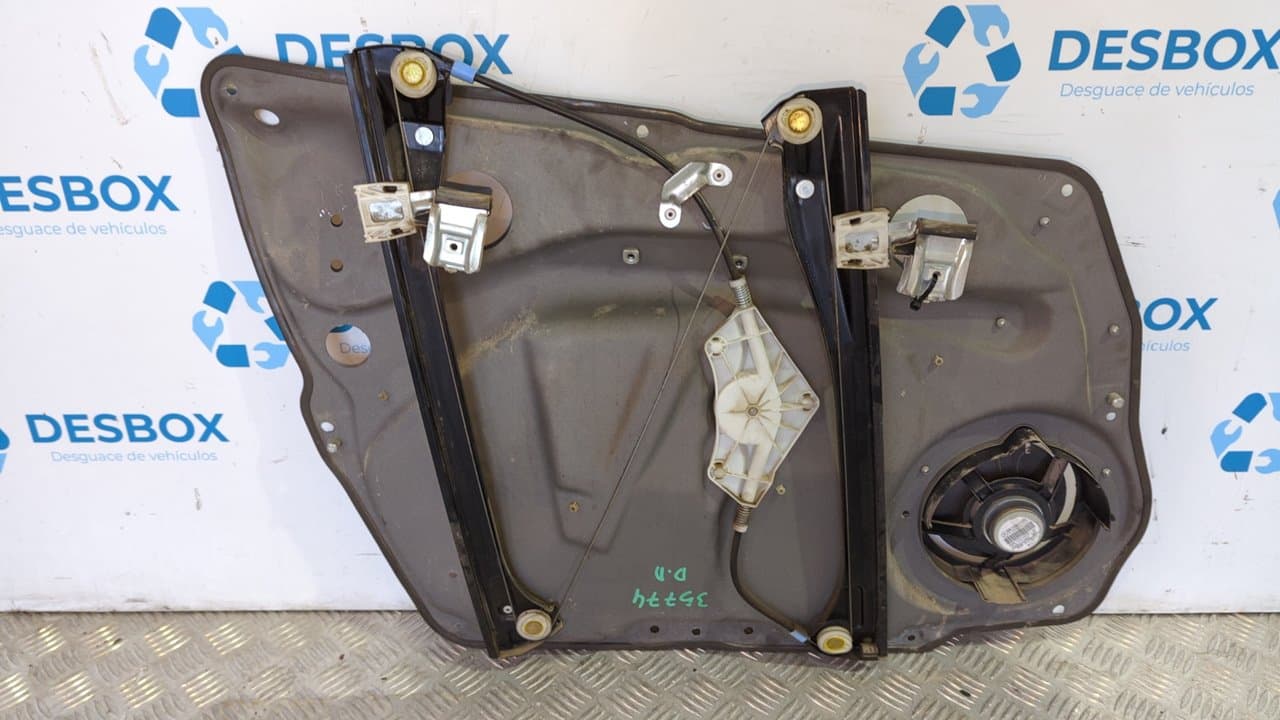Recambio de ELEVALUNAS DELANTERO DERECHO para MERCEDES-BENZ CLASE A (W169) A 170  A-Edition M266940 referencia OEM IAM A1697203079 - NEGRO