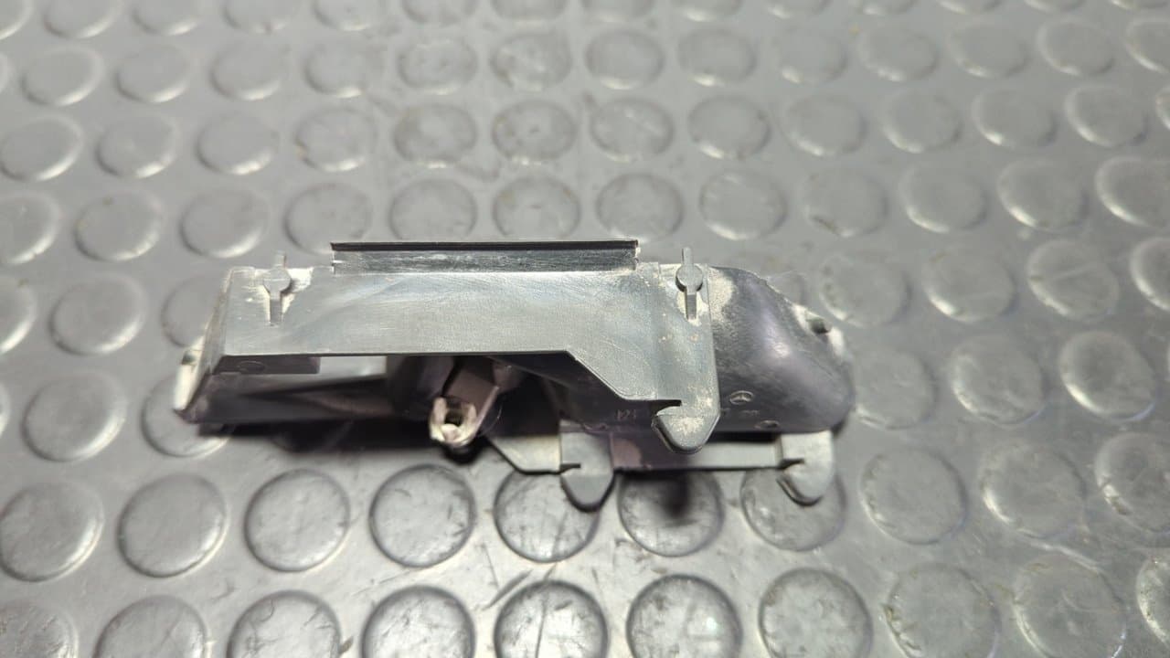 Recambio de MANETA INTERIOR DELANTERA DERECHA para MERCEDES-BENZ CLASE E (W124) referencia OEM IAM 1247600261 2