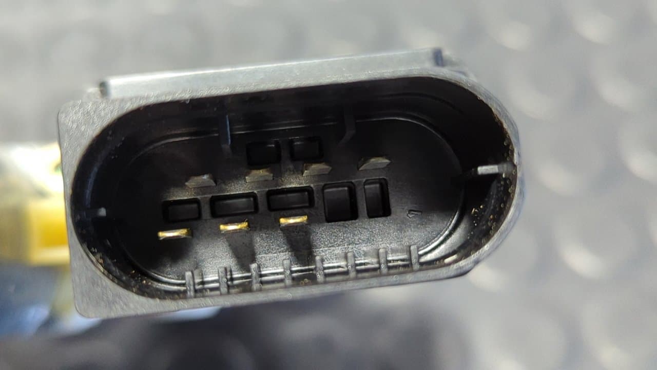 Recambio de MOTOR ELEVALUNAS DELANTERO DERECHO para MERCEDES-BENZ CLASE A (W168) 668942     referencia OEM IAM 0130822023 - PLATA 8