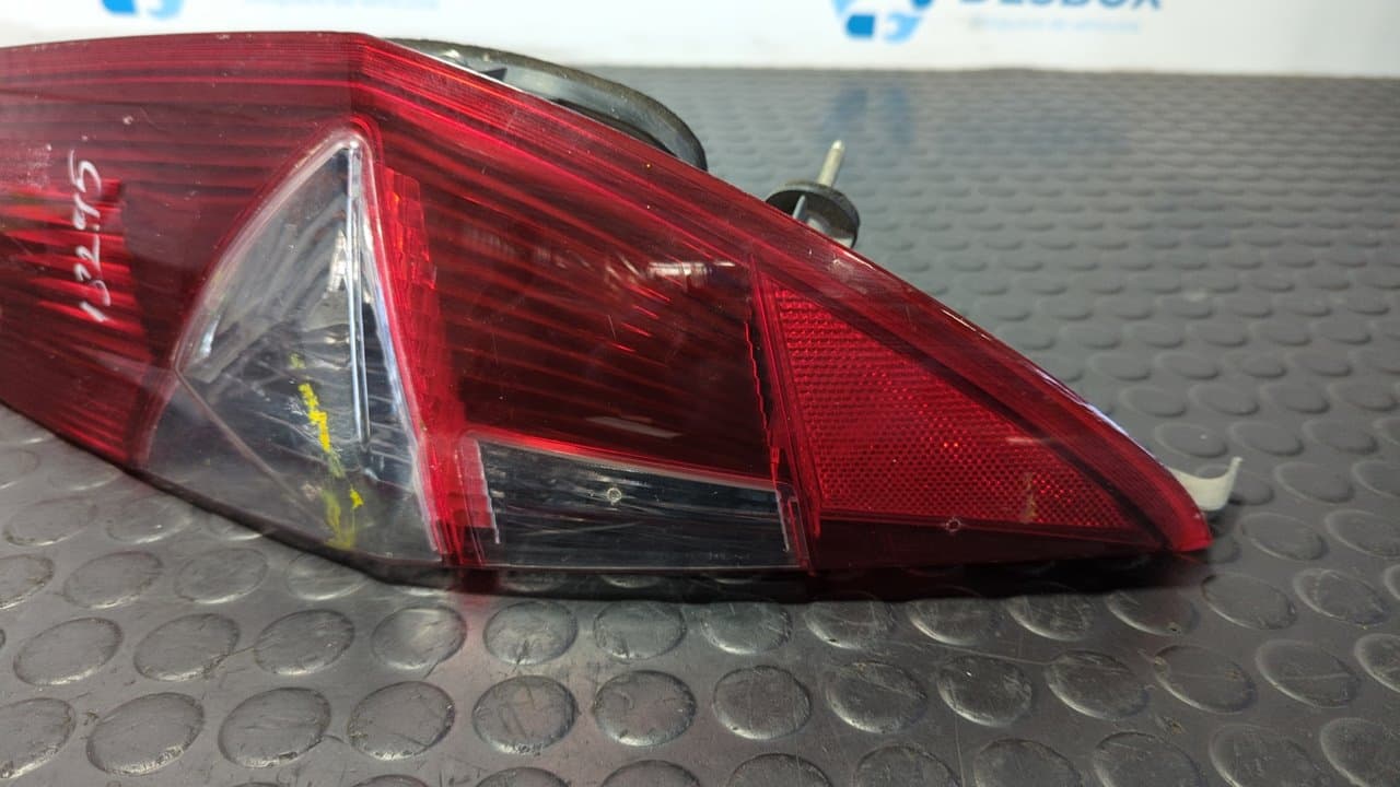 Recambio de PILOTO TRASERO DERECHO para FIAT PUNTO BERLINA (188) * 188AA000 referencia OEM IAM 286202   - BLANCO 5