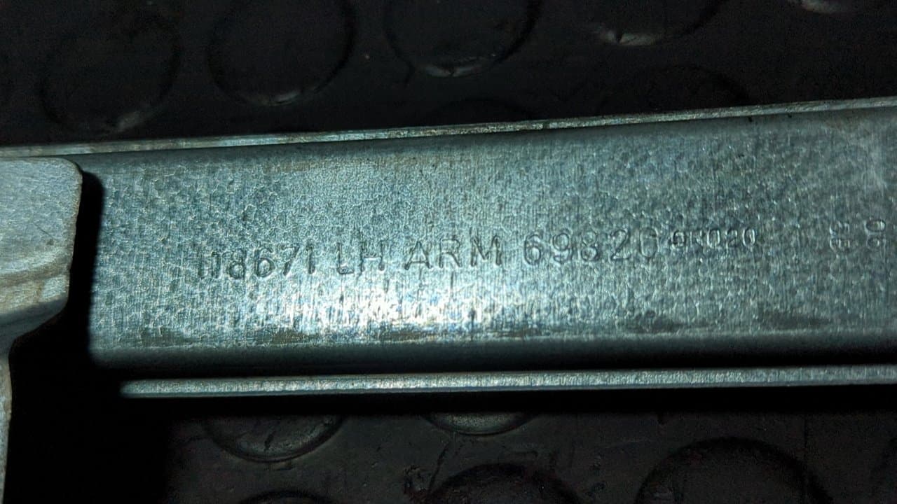 Recambio de ELEVALUNAS DELANTERO IZQUIERDO para CITROEN C1 Exclusive 1KRFE referencia OEM IAM 118671 - ROJO 2