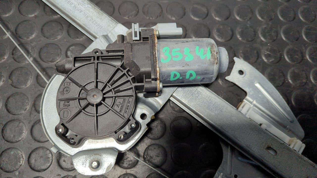 Recambio de ELEVALUNAS DELANTERO DERECHO para CITROEN C1 Exclusive 1KRFE referencia OEM IAM 118670 - ROJO 6