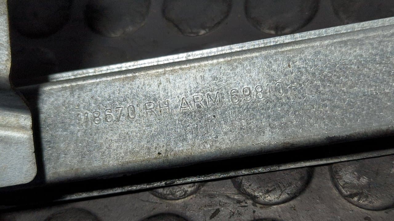 Recambio de ELEVALUNAS DELANTERO DERECHO para CITROEN C1 Exclusive 1KRFE referencia OEM IAM 118670 - ROJO 2