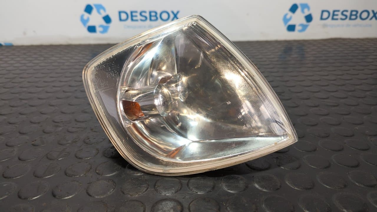 Recambio de PILOTO DELANTERO DERECHO para VOLKSWAGEN POLO BERLINA (6N2) 1.4 16V AUA - AZUL