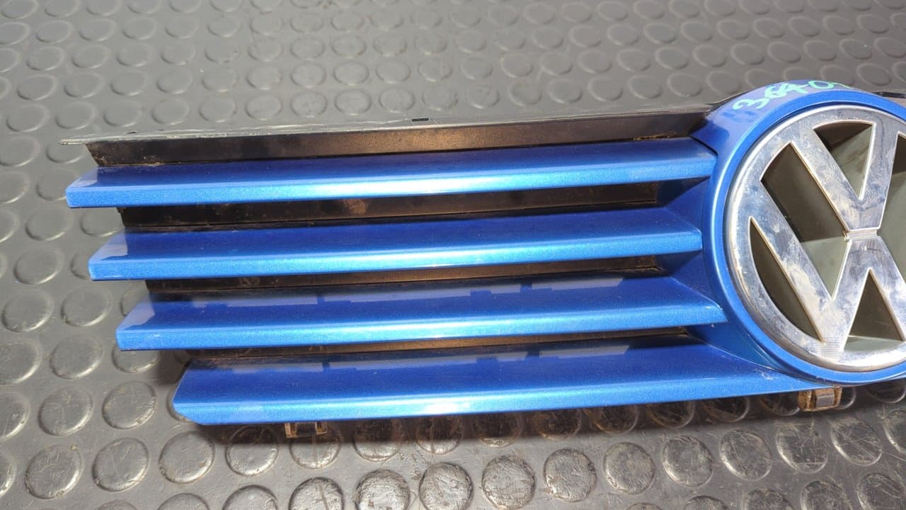 Recambio de REJILLA DELANTERA para VOLKSWAGEN POLO BERLINA (6N2) 1.4 16V AUA referencia OEM IAM 6N0853651J - AZUL 4