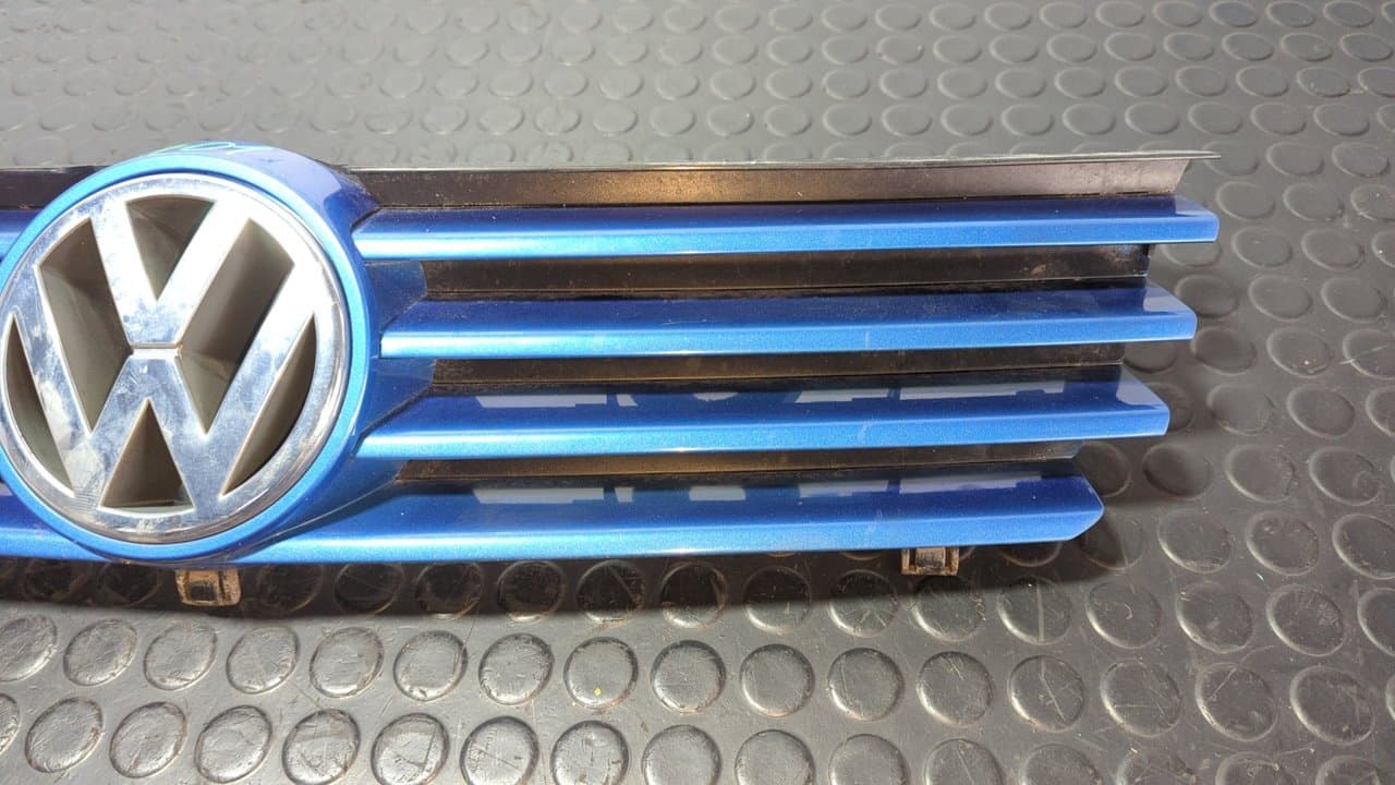 Recambio de REJILLA DELANTERA para VOLKSWAGEN POLO BERLINA (6N2) 1.4 16V AUA referencia OEM IAM 6N0853651J - AZUL 2