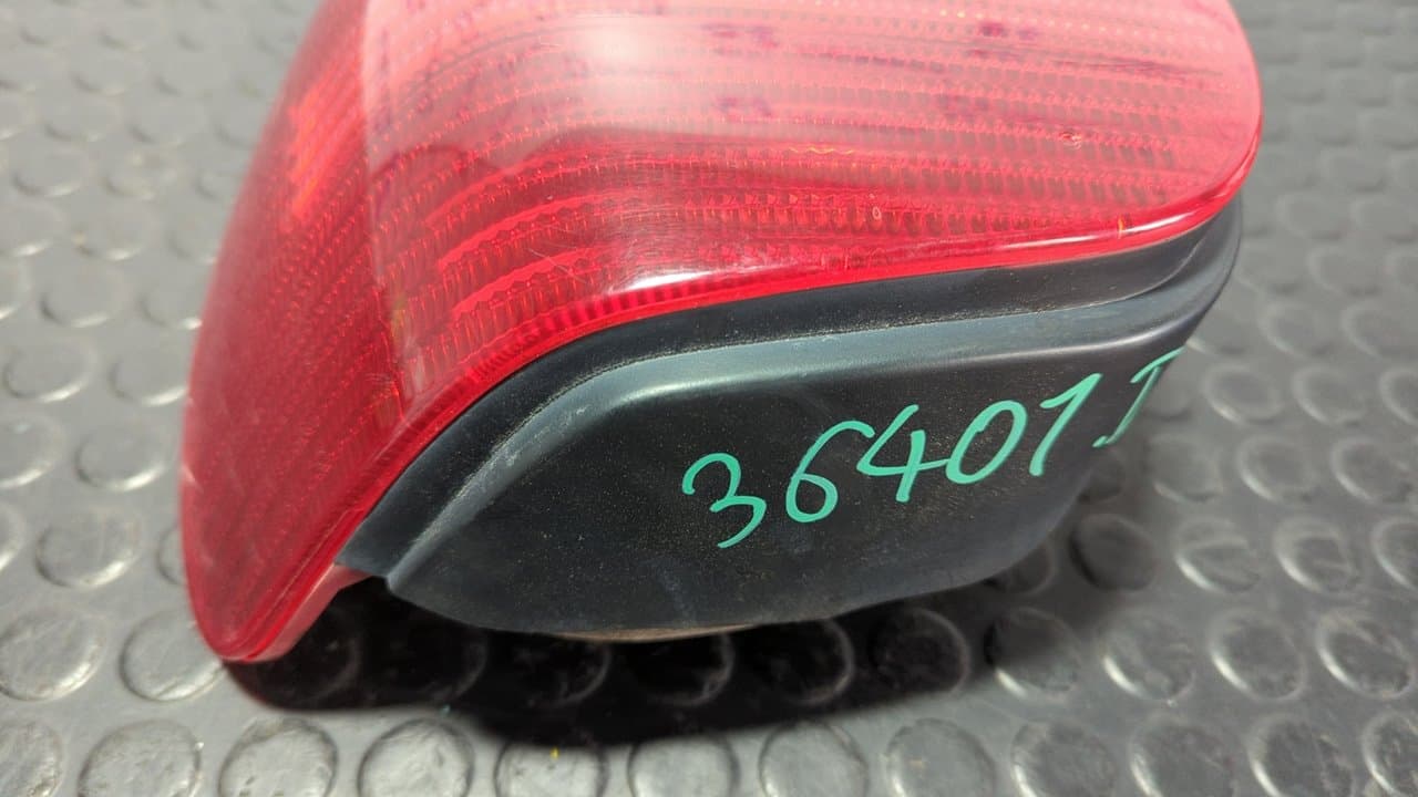Recambio de PILOTO TRASERO DERECHO para VOLKSWAGEN POLO BERLINA (6N2) 1.4 16V AUA referencia OEM IAM 6N0945096H - AZUL 6