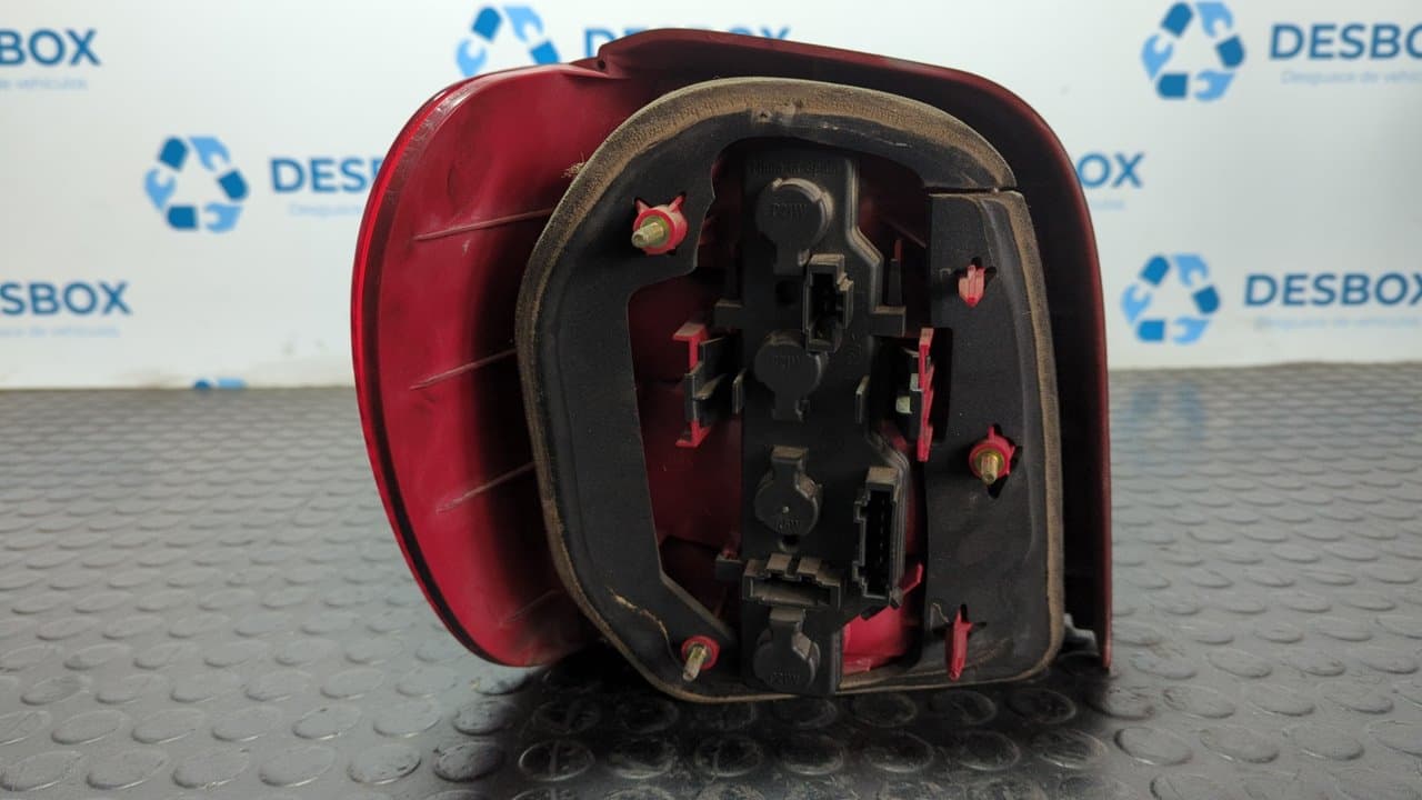 Recambio de PILOTO TRASERO DERECHO para VOLKSWAGEN POLO BERLINA (6N2) 1.4 16V AUA referencia OEM IAM 6N0945096H - AZUL 2