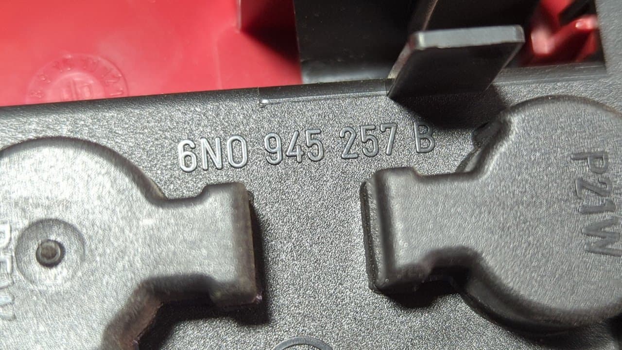 Recambio de PILOTO TRASERO DERECHO para VOLKSWAGEN POLO BERLINA (6N2) 1.4 16V AUA referencia OEM IAM 6N0945096H - AZUL 3