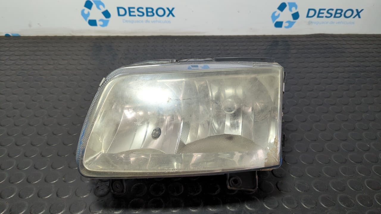 Recambio de FARO IZQUIERDO para VOLKSWAGEN POLO BERLINA (6N2) 1.4 16V AUA referencia OEM IAM 084411139L - AZUL