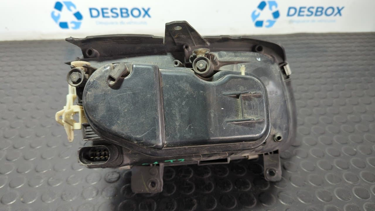 Recambio de FARO IZQUIERDO para VOLKSWAGEN POLO BERLINA (6N2) 1.4 16V AUA referencia OEM IAM 084411139L - AZUL 7