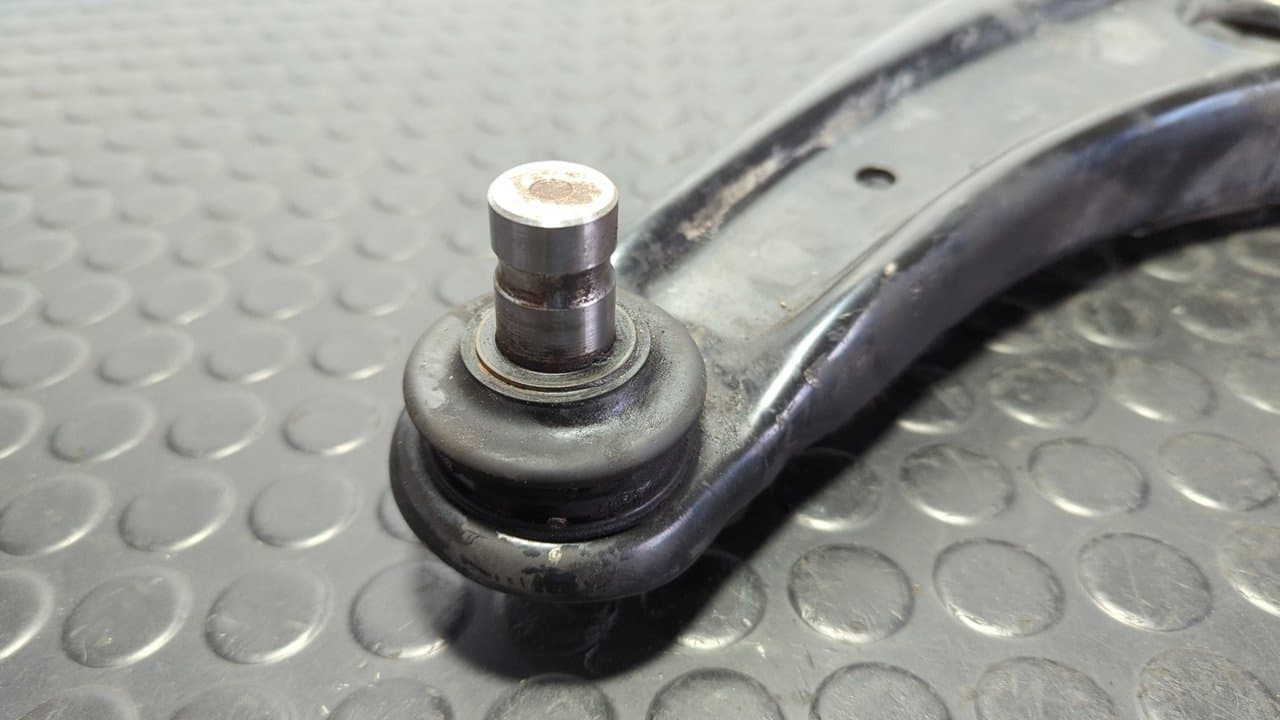 Recambio de BRAZO IZQUIERDO INFERIOR DELANTERO para CITROEN C4 AIRCROSS Attraction 9H05 - GRIS 2