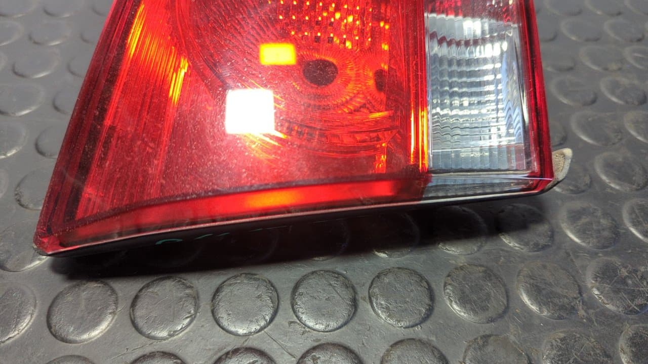 Recambio de PILOTO PORTON IZQUIERDO para VOLKSWAGEN GOLF VI (5K1) Rabbit CAYB referencia OEM IAM 5K0945093G - AZUL 5