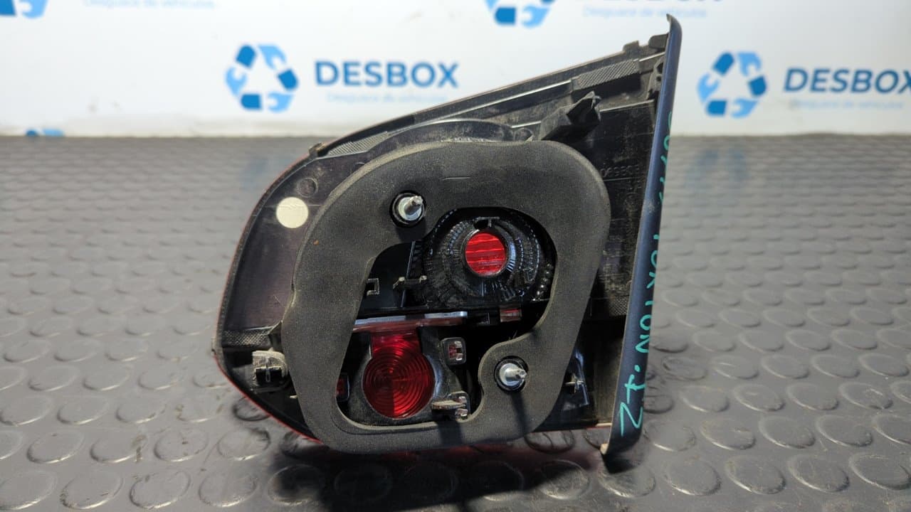 Recambio de PILOTO PORTON IZQUIERDO para VOLKSWAGEN GOLF VI (5K1) Rabbit CAYB referencia OEM IAM 5K0945093G - AZUL 2