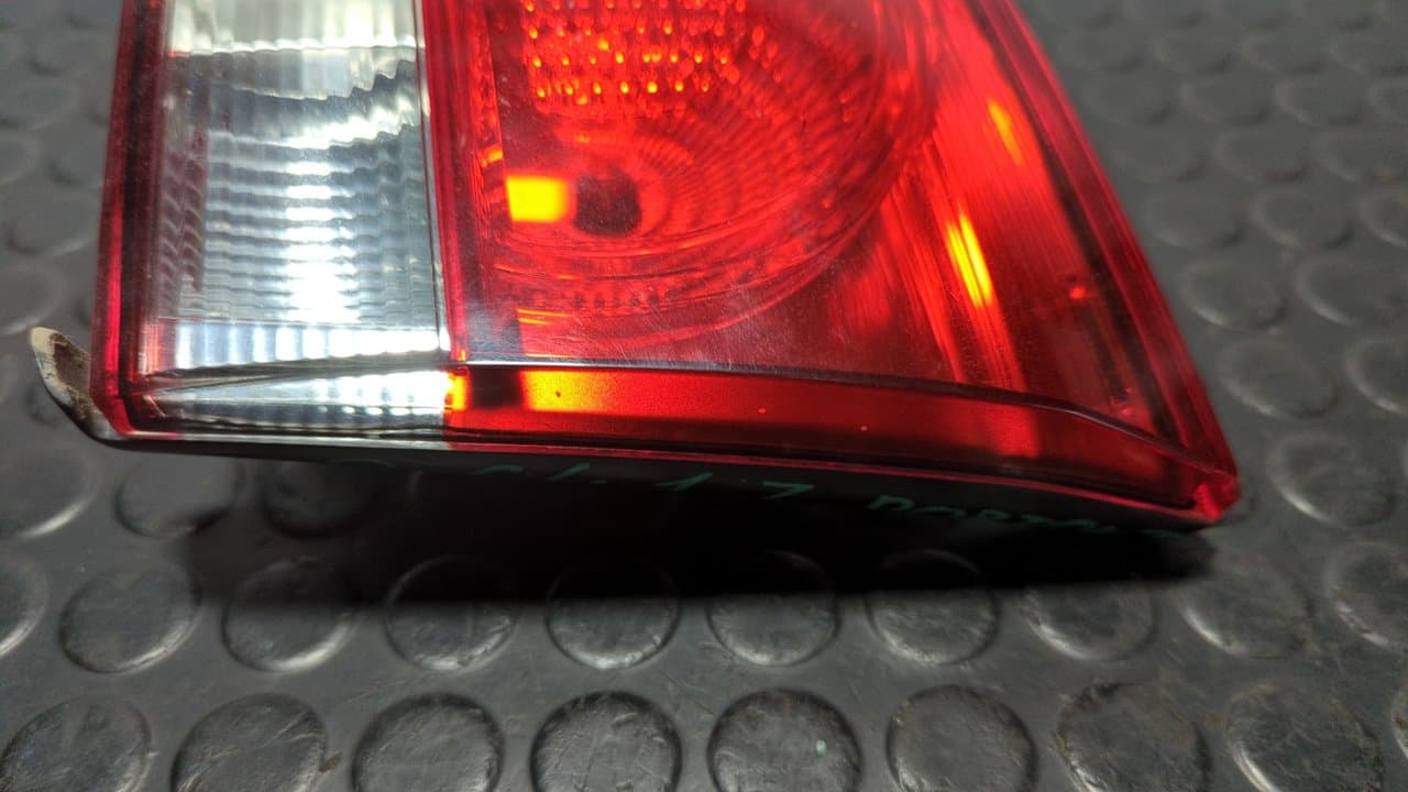 Recambio de PILOTO PORTON DERECHO para VOLKSWAGEN GOLF VI (5K1) Rabbit CAYB referencia OEM IAM 5K0945094G - AZUL 4