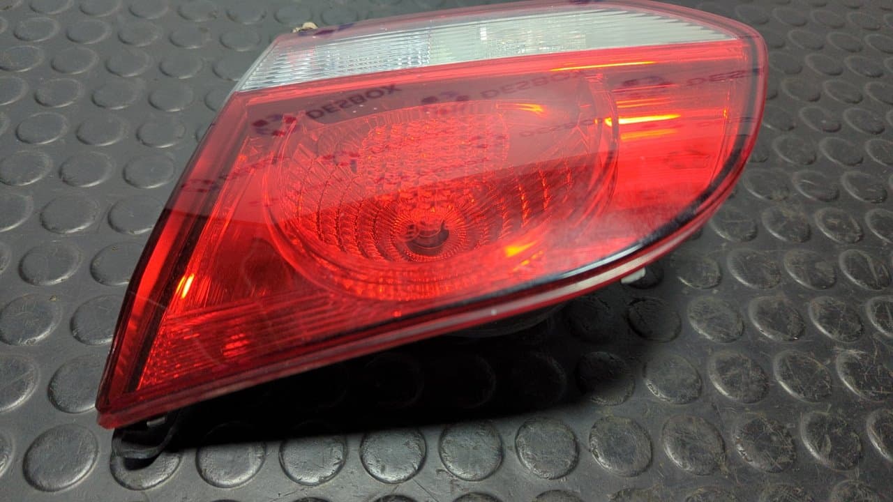 Recambio de PILOTO PORTON DERECHO para VOLKSWAGEN GOLF VI (5K1) Rabbit CAYB referencia OEM IAM 5K0945094G - AZUL 5