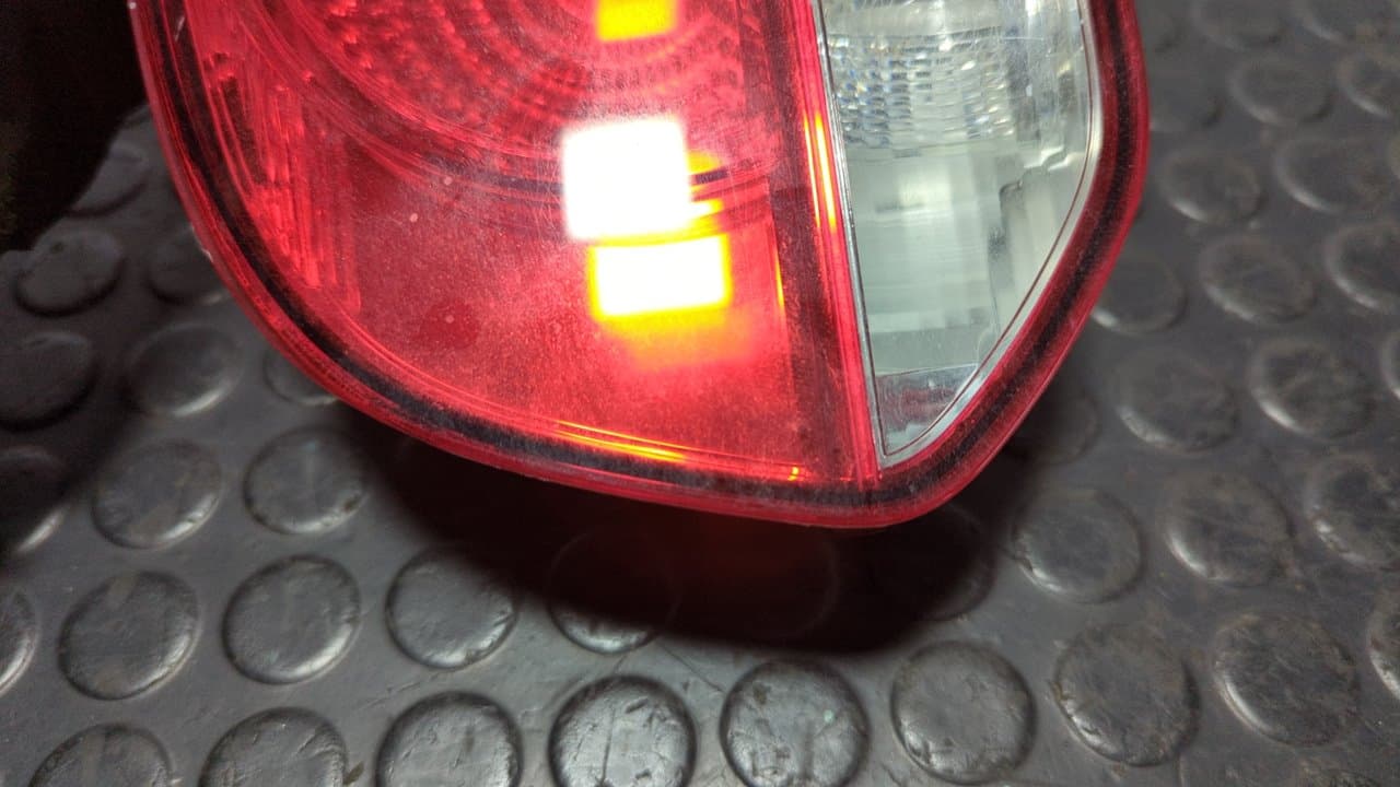 Recambio de PILOTO PORTON DERECHO para VOLKSWAGEN GOLF VI (5K1) Rabbit CAYB referencia OEM IAM 5K0945094G - AZUL 2